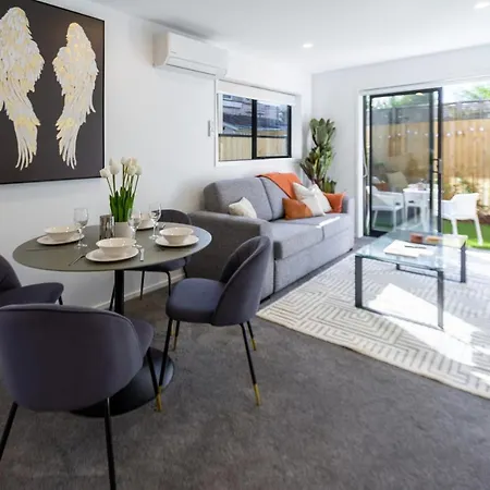 Central City Awaits 2 Bed 2 Bath With Carpark